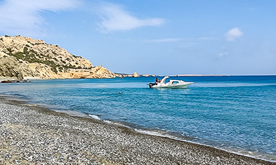 beach with rib boat naxos day boat trip